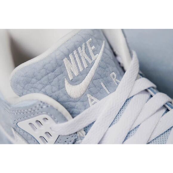 Athletic_Shoes